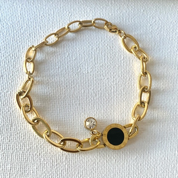 ◾️18K Gold Plated Round Roman Numerals Charm Bracelet - Picture 5 of 7